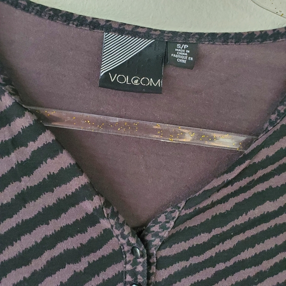 Volcom Striped Henley Long Sleeve Top Size Small - Picture 3 of 4